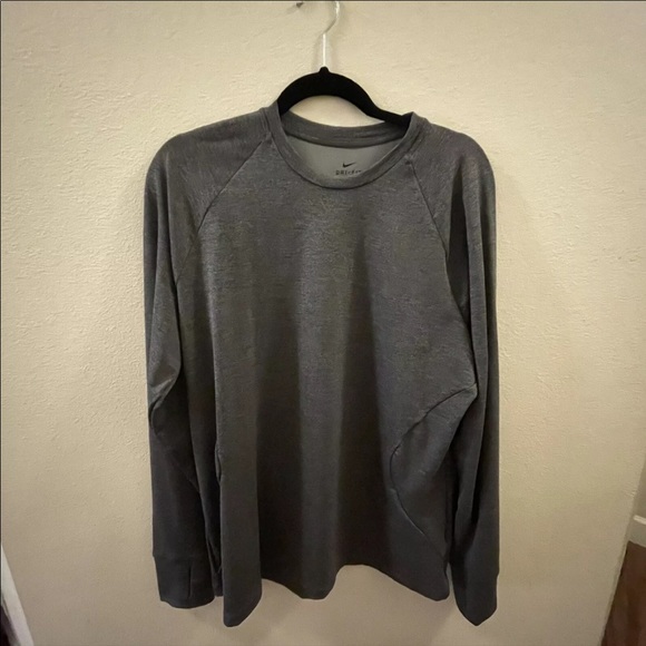 Women’s XXL Nike Pro Warm NWT long sleeve originally $75 almost 70% for $25!!!! - Picture 4 of 11